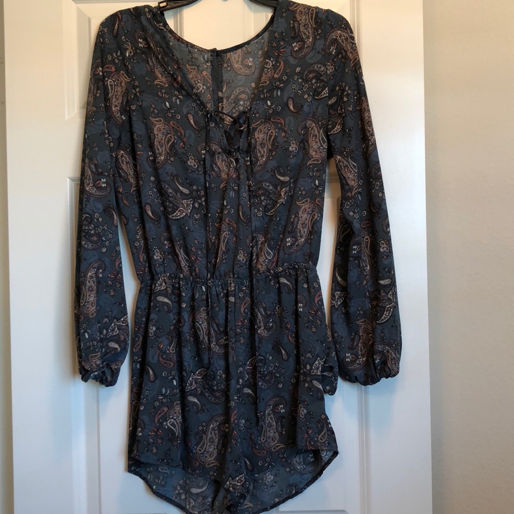 Long sleeve light romper